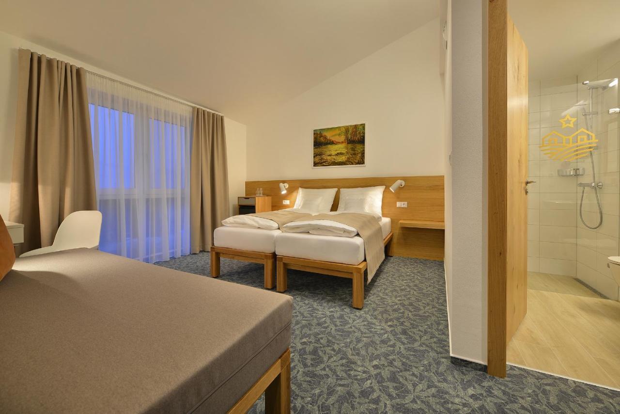 Wellness Hotel Happy Star Hnanice  Bagian luar foto
