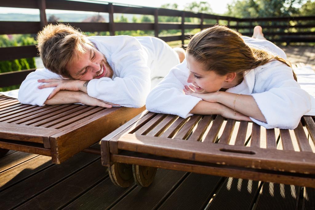 Wellness Hotel Happy Star Hnanice  Bagian luar foto