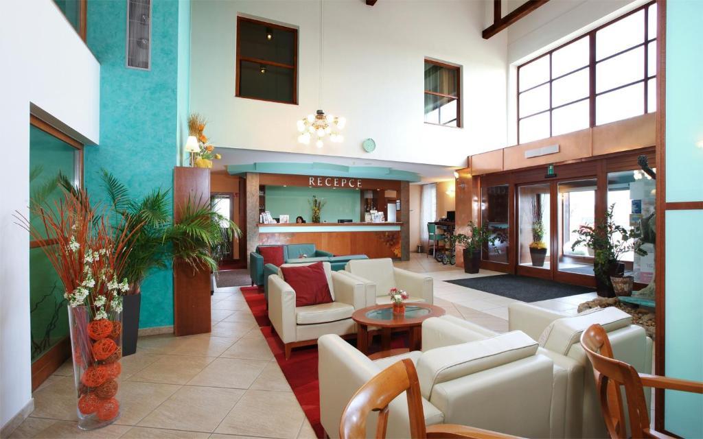 Wellness Hotel Happy Star Hnanice  Bagian luar foto