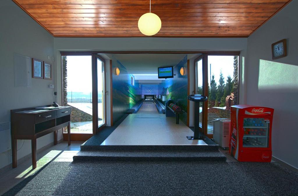 Wellness Hotel Happy Star Hnanice  Bagian luar foto