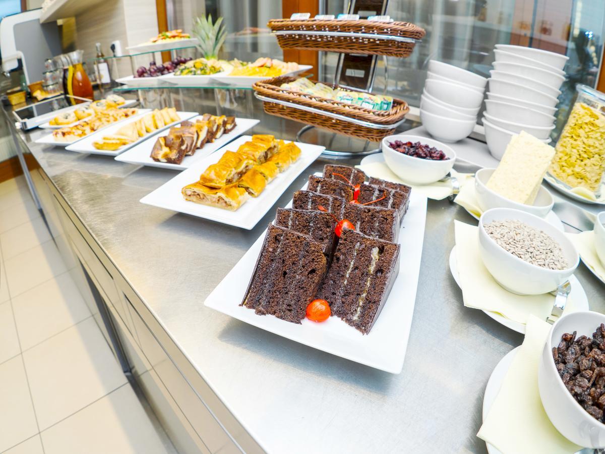Wellness Hotel Happy Star Hnanice  Bagian luar foto