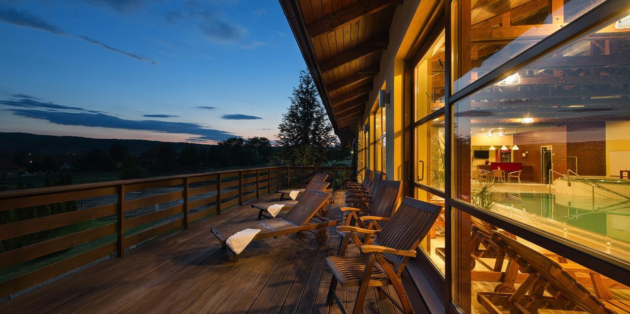 Wellness Hotel Happy Star Hnanice  Bagian luar foto